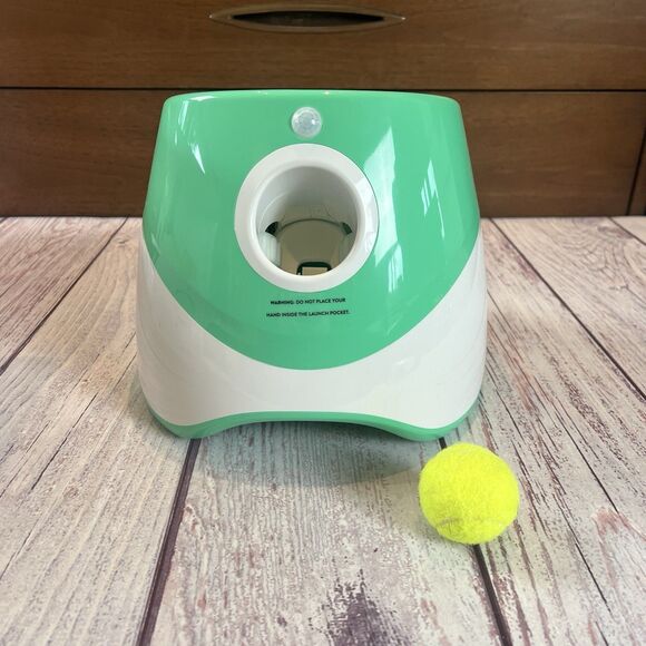 Automatic Dog Ball Launcher 10ft 20ft or 30ft Indoor Outdoor One Ball - Picture 3 of 9